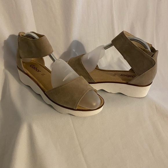 Gabor Wedge Platform Shoe - Picture 2 of 6